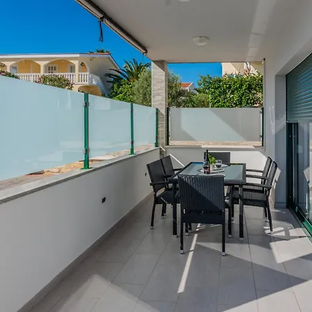 Marovic Apartament Vir